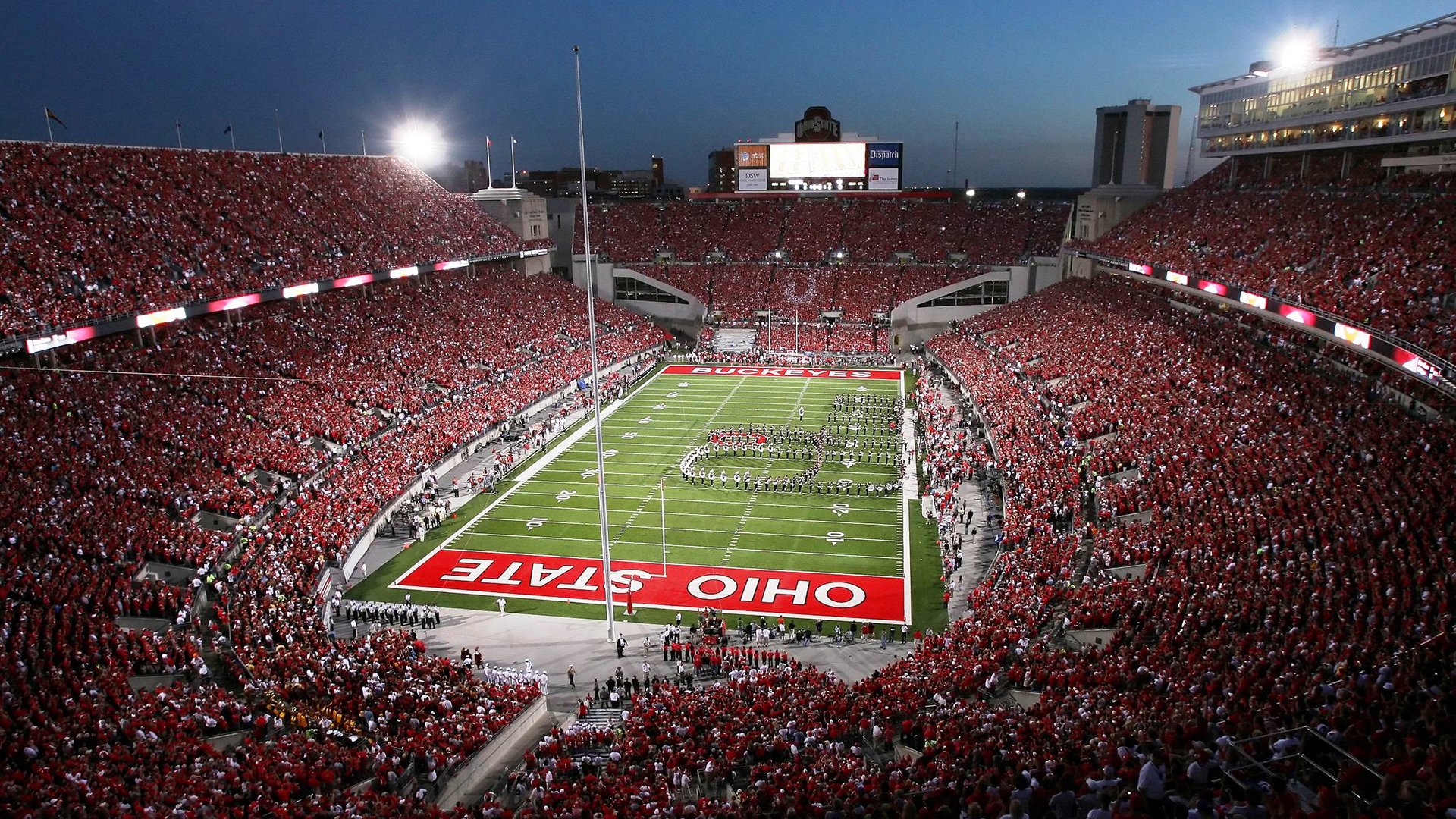 “基层青训项目在全国多地铺开，普及全民足球运动”，足球青训改革