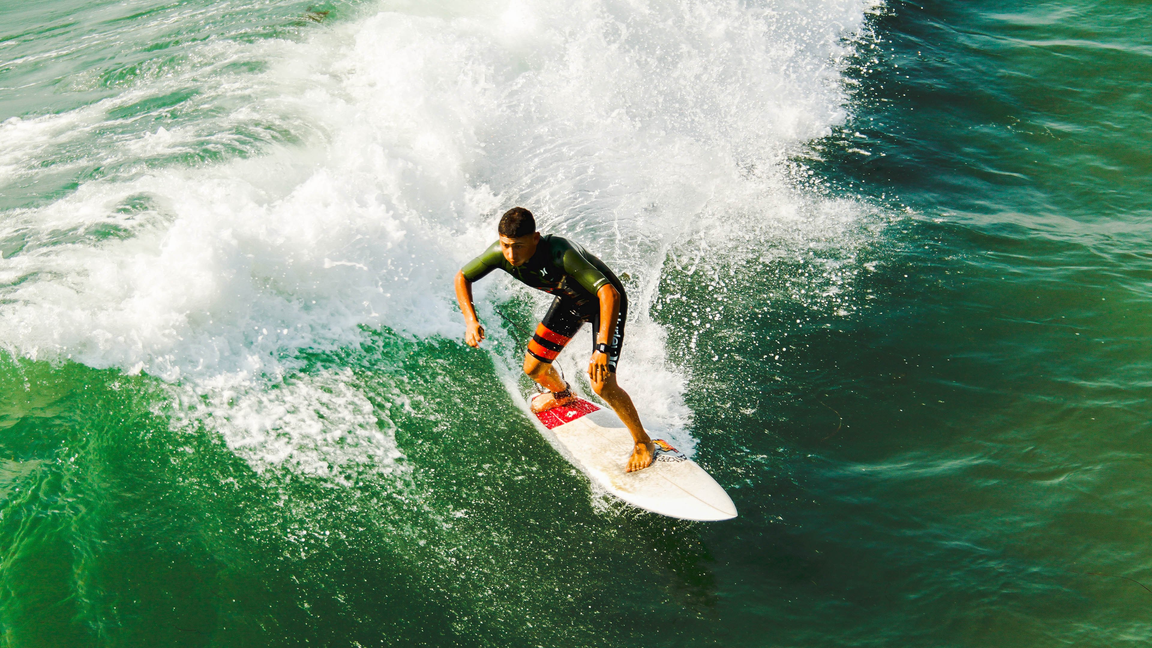 球场故事：运动员的动人追梦历程，球赛运动员