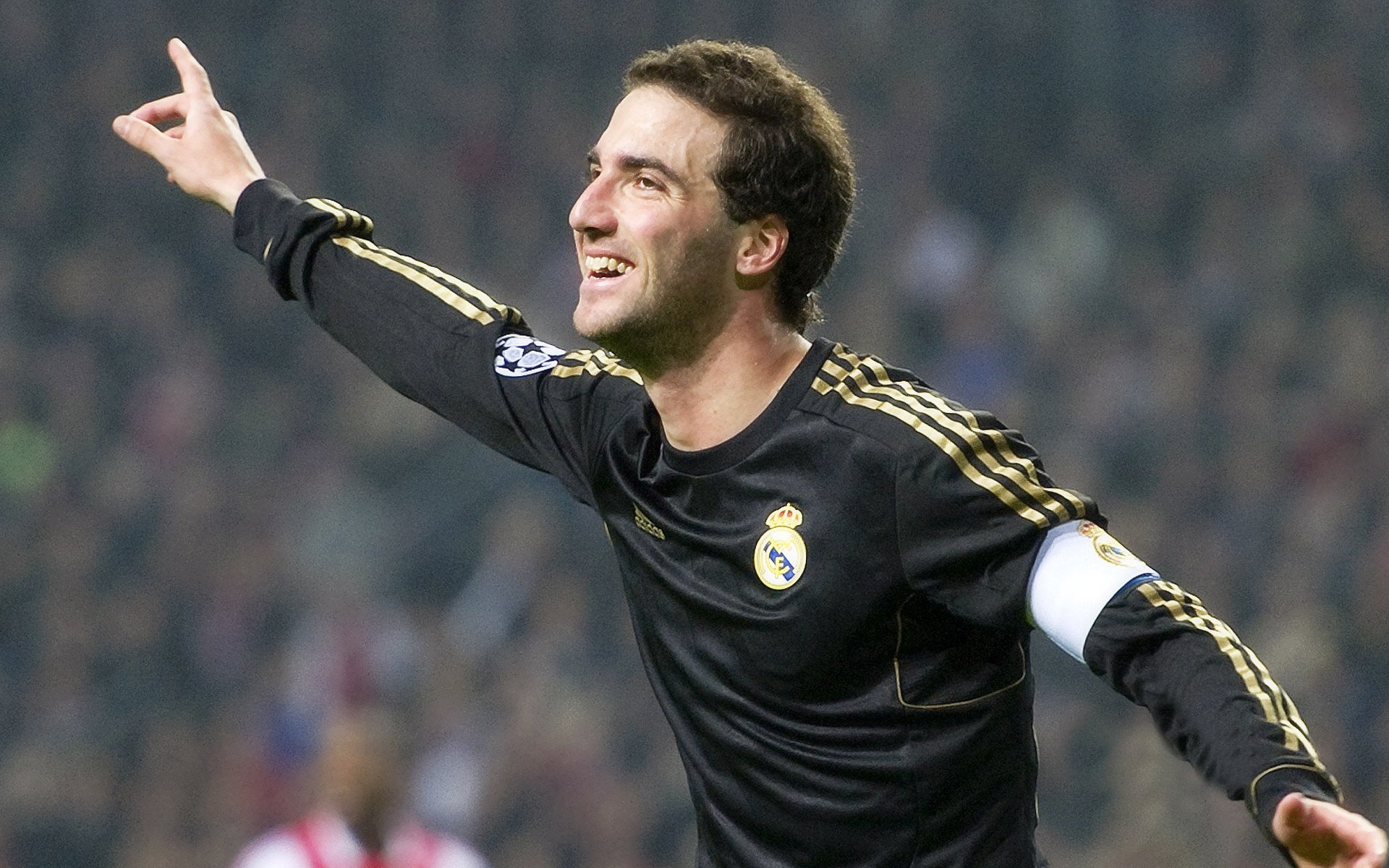 jiuyou.com-青少年足球学校特色课程逐步推行，培养多元化足球人才，青少年足球教学原则